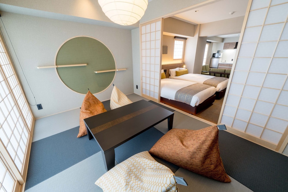 Premier Japanese Suite with Theater, Non Smoking photo 2
