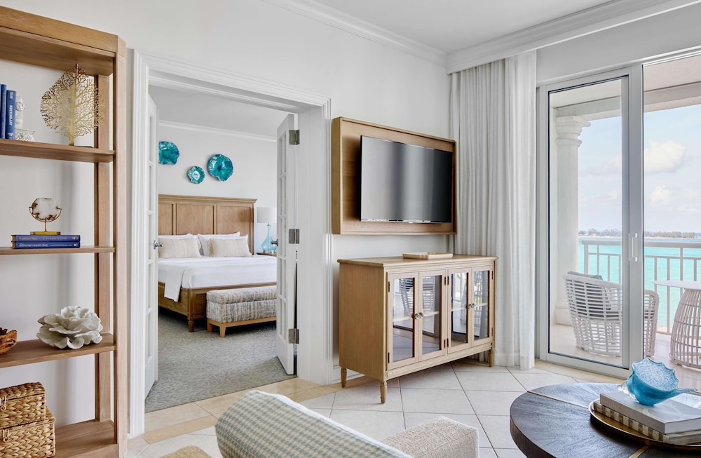 West Bay Oceanfront Penthouse One Bedroom Butler Suite (PWS)