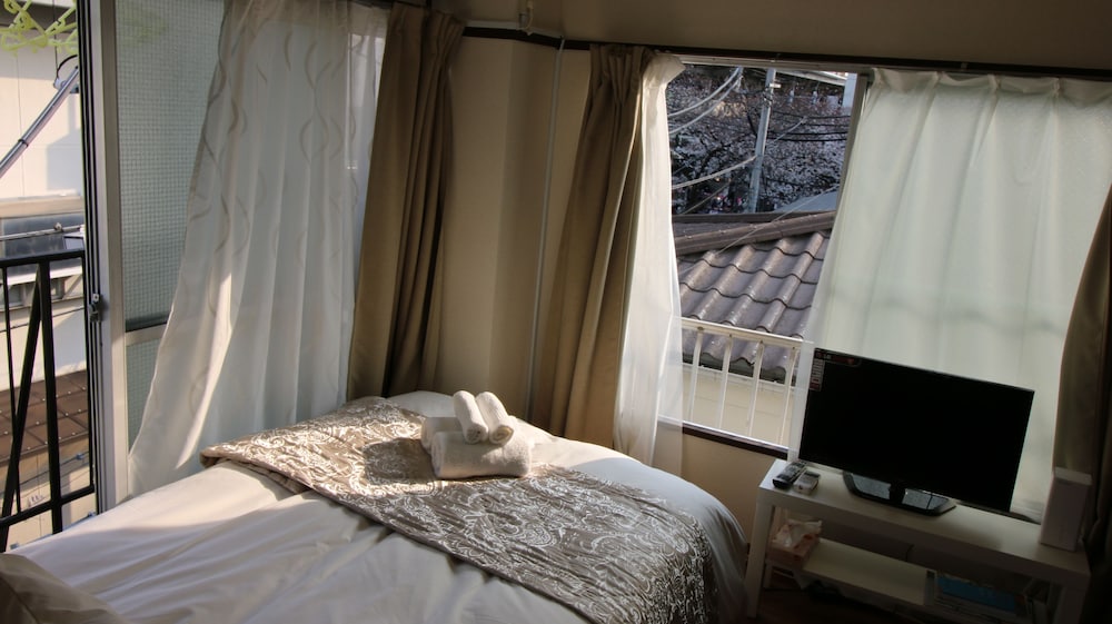 Apartment photo 2