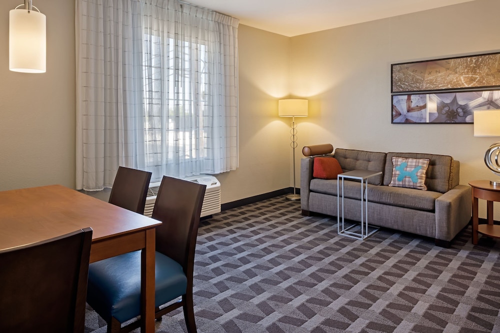 Suite, 1 Queen Bed with Sofa bed photo 1