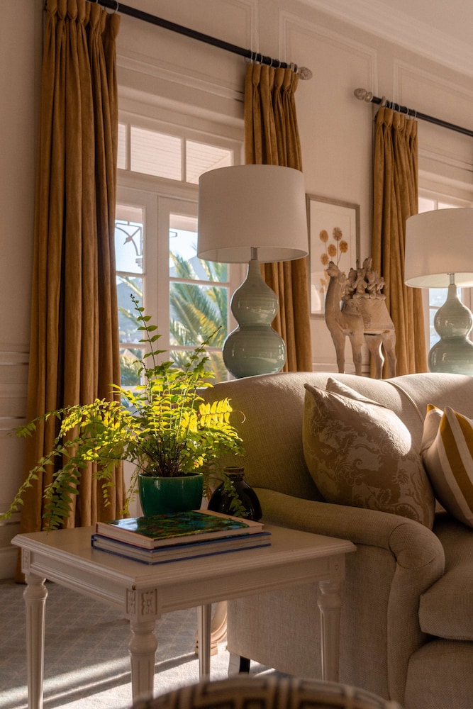 Suite (Strelitzia)