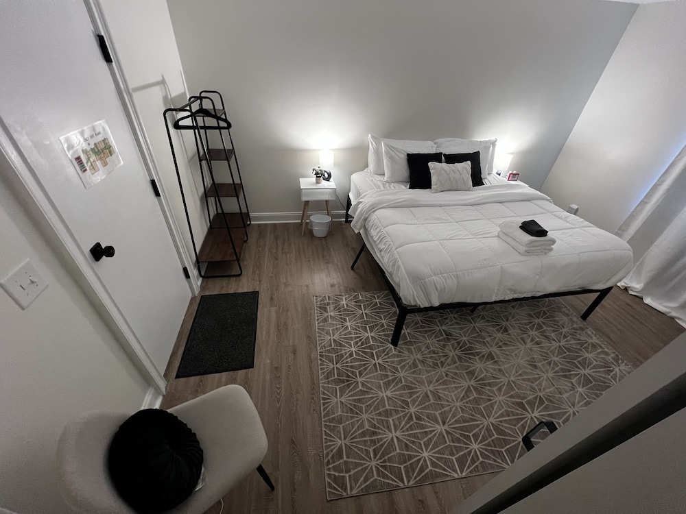 Room, 1 King Bed, Non Smoking (2) photo 2