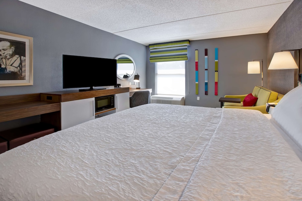Studio, 1 King Bed, Non Smoking - Photo 1