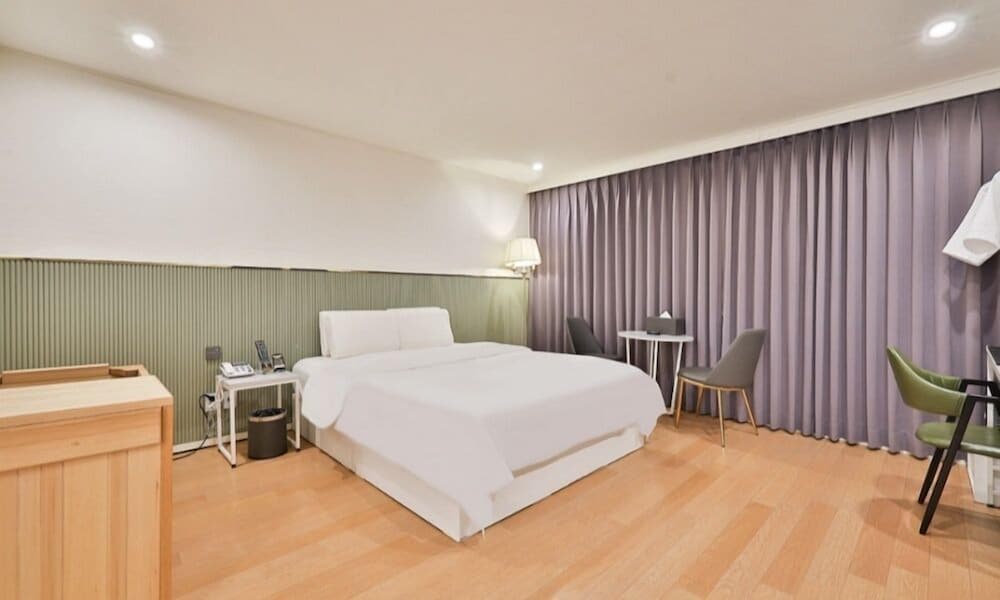 Standard Double Room - Photo 4