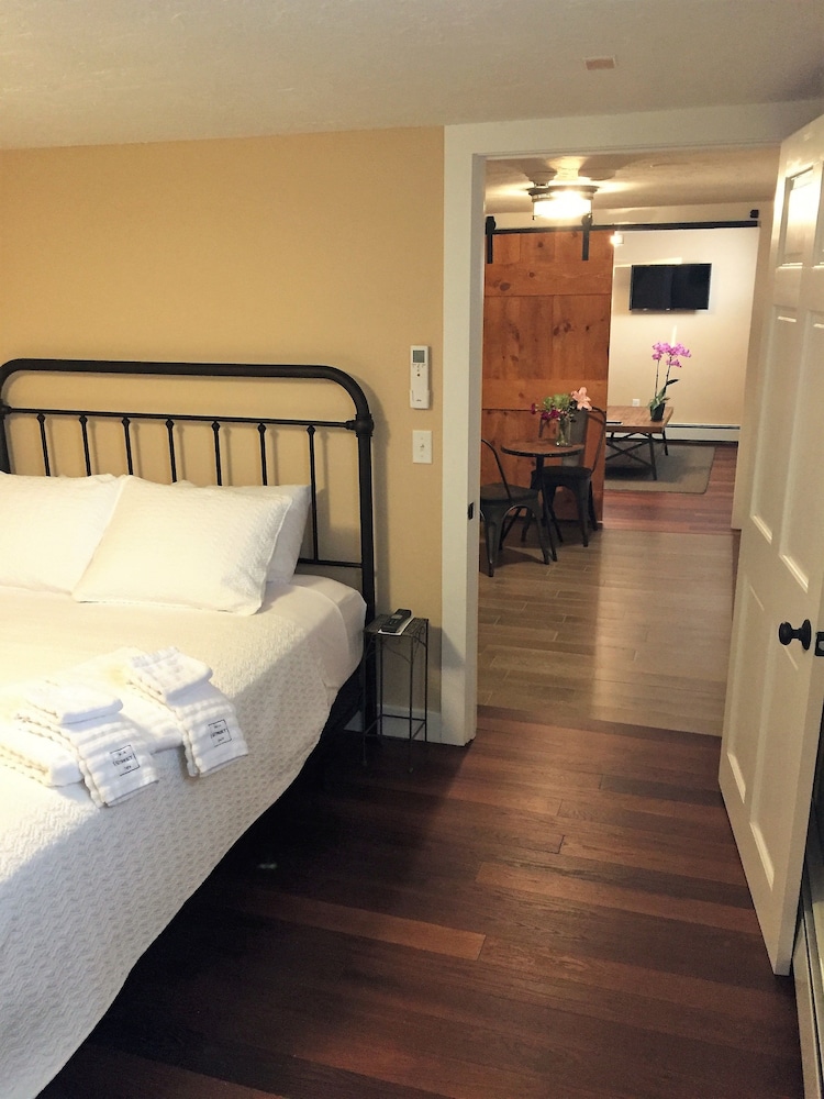 Luxury Suite 1