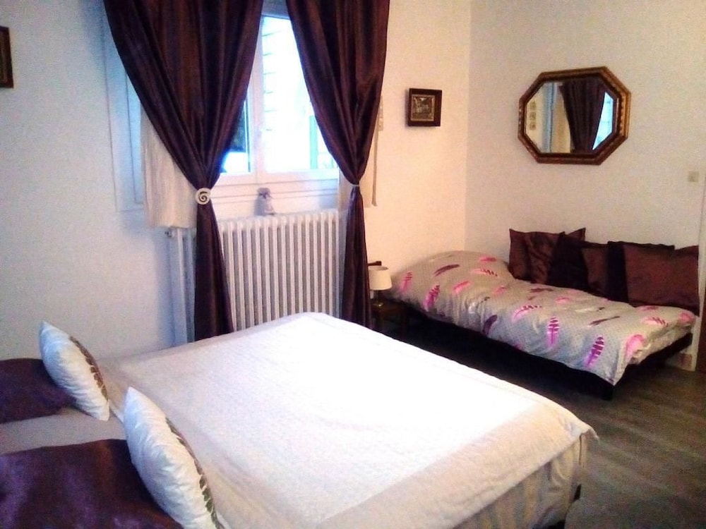 Triple Room, Shared Bathroom photo 1