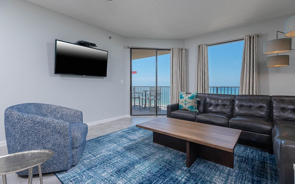 Condo, 3 Bedrooms