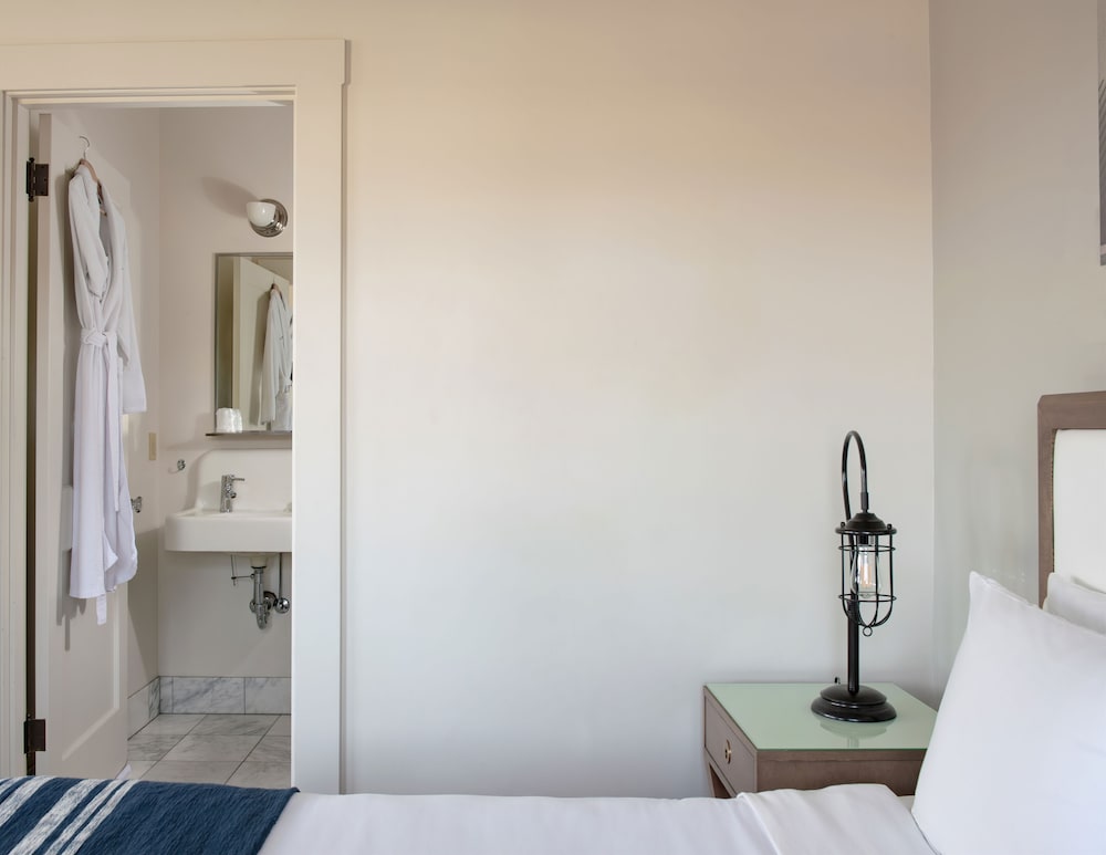 Standard Room photo 3