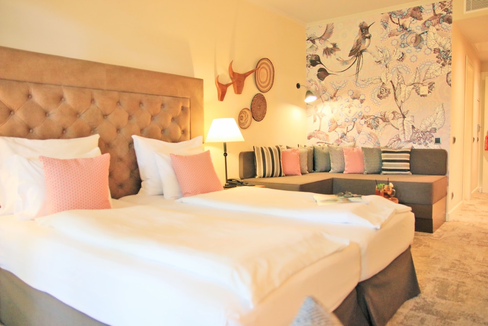 Room, 1 King Bed with Sofa bed