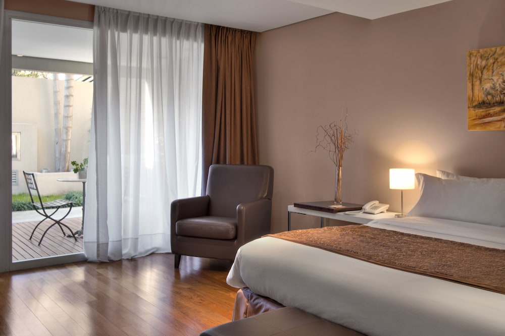 Premium Double or Twin Room photo 3