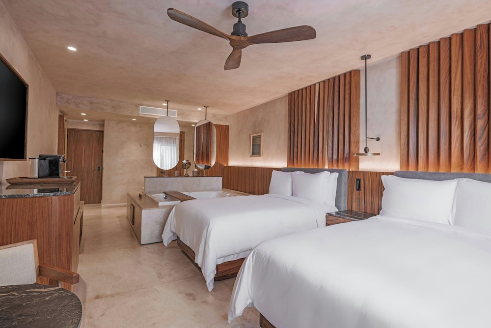 Deluxe Room, 2 Double Beds, Balcony, Ocean View (Guest Room) thumbnail 5