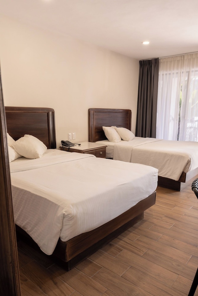 Double Room - Photo 9