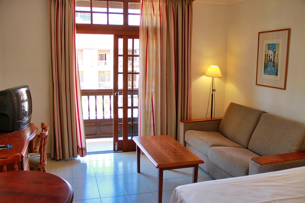 Studio, Balcony (1 adult)