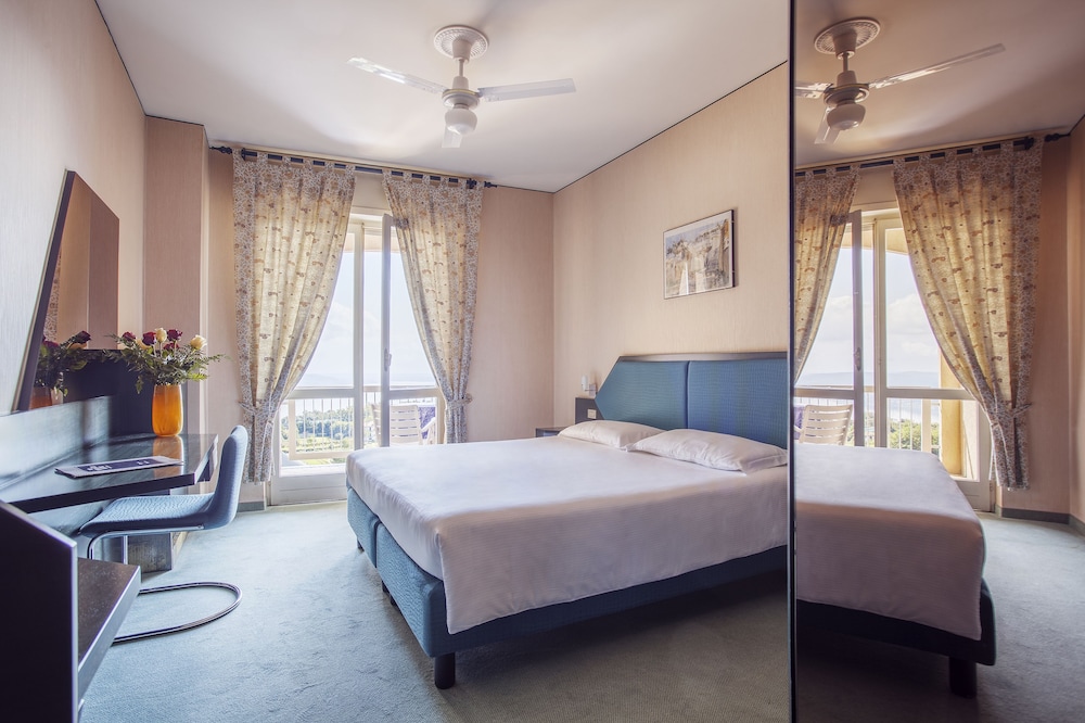 Comfort Double or Twin Room, Lake View photo 1