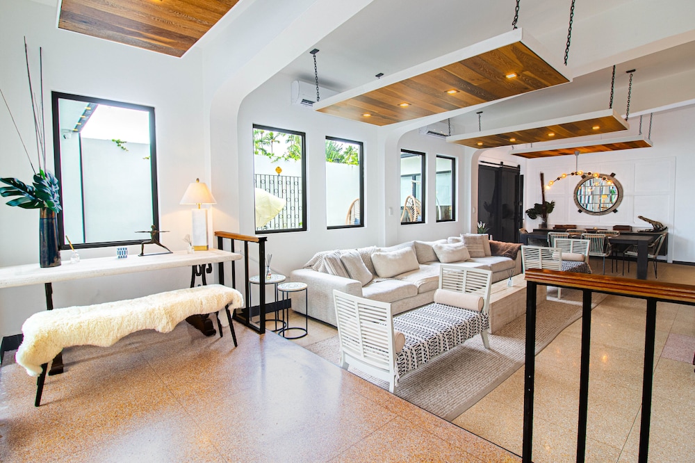 Luxury Villa, 4 Bedrooms, Kitchen, Ground Floor