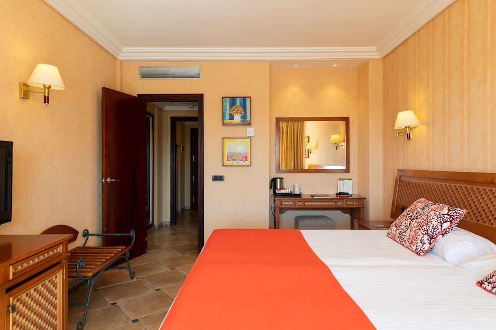 Double Room (1 Adult + 2 Children)