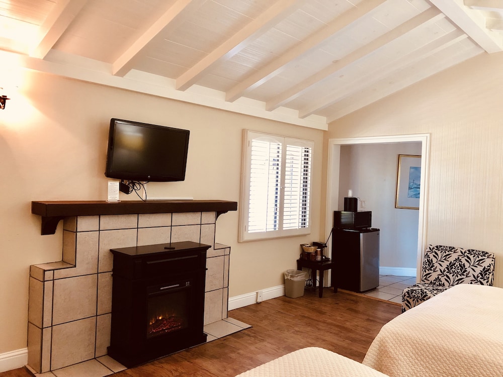 Cottage, 2 Queen Beds - Photo 6