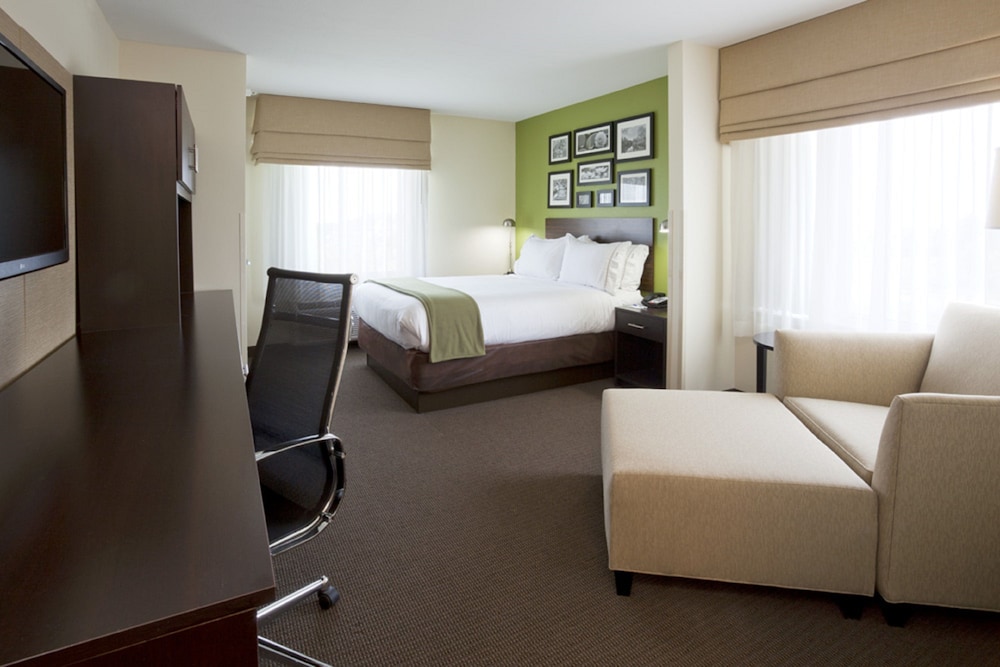 Room, 1 Queen Bed with Sofa bed photo 1