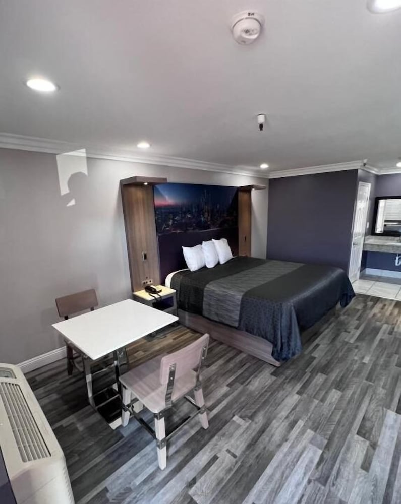 Superior Room, City View
