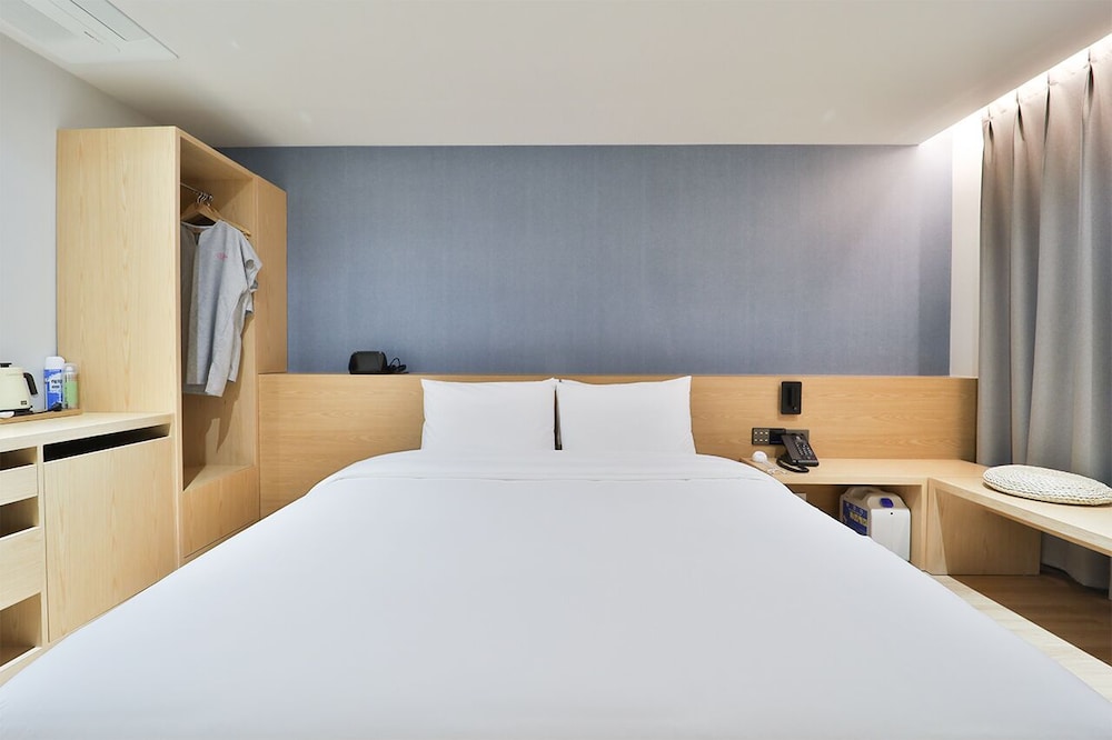 Business Room photo 2