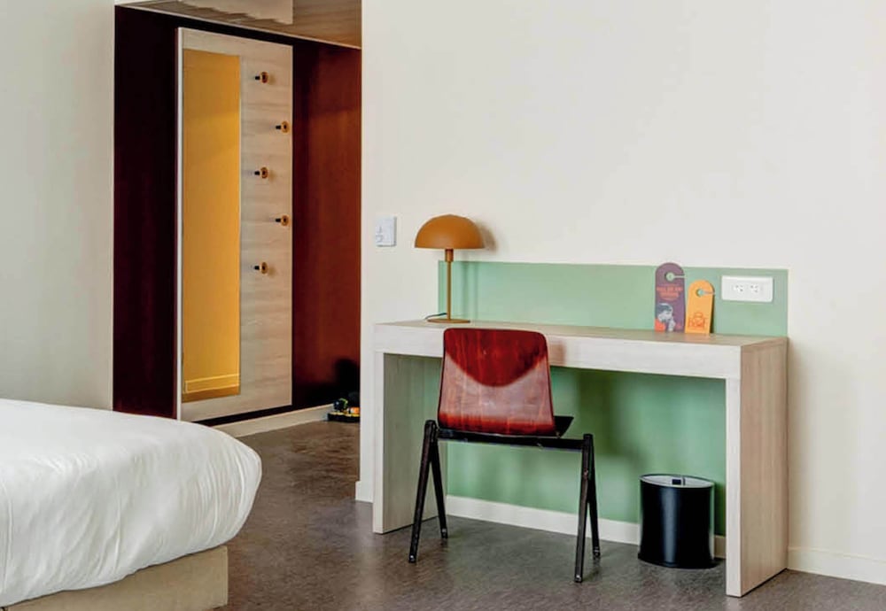 Room, Kitchen
