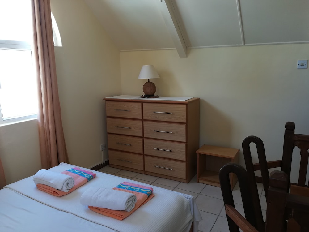 Comfort Villa, 4 Bedrooms, Beach View photo 1