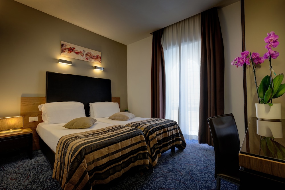 Double or Twin Room photo 1