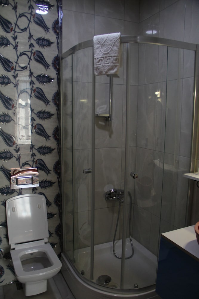 Suite 4 photo 2