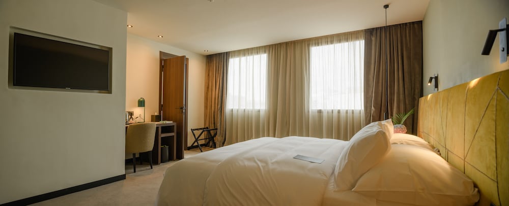 Junior Suite (GREEN JUNIOR SUITE) - Photo 4