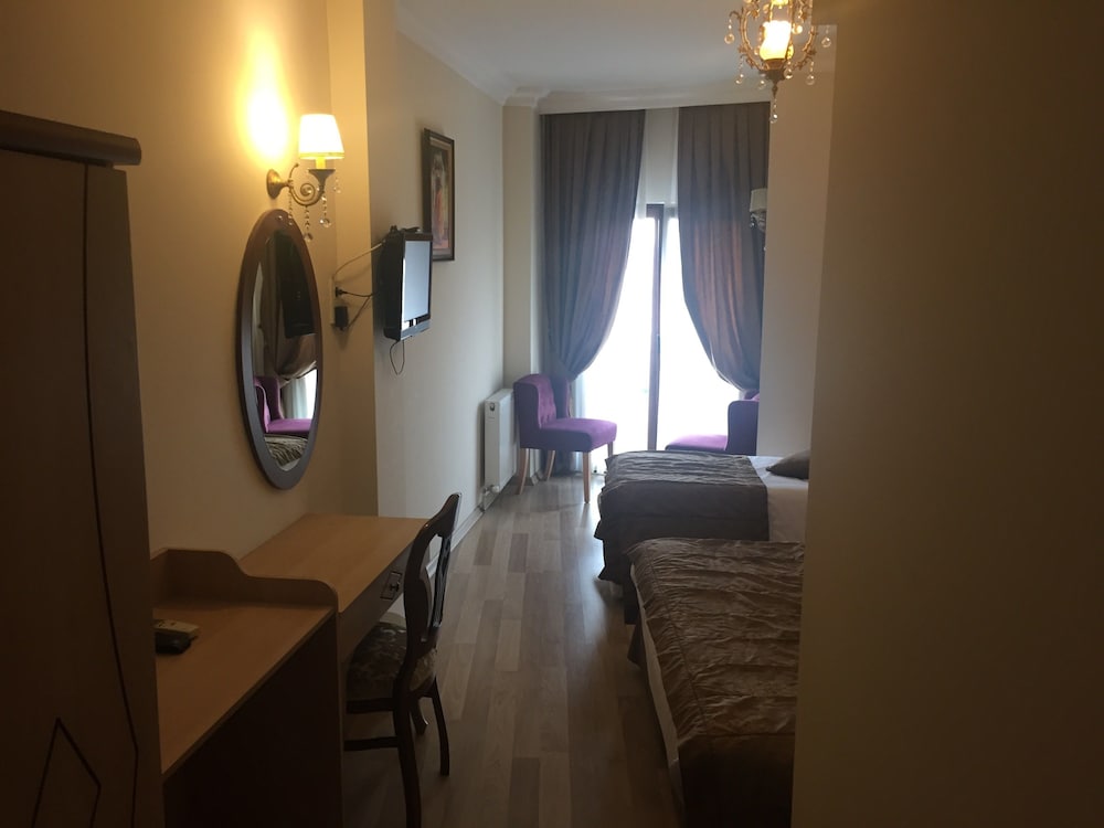 Standard Triple Room photo 2
