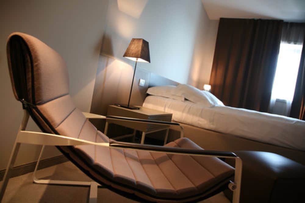 Deluxe Room - Photo 12
