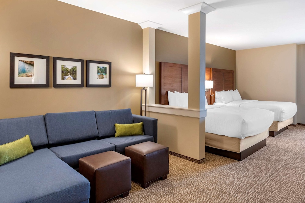 Suite, Multiple Beds, Non Smoking (Upgraded) - Photo 1