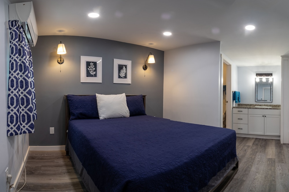 Standard Room, 1 Queen Bed - Photo 1