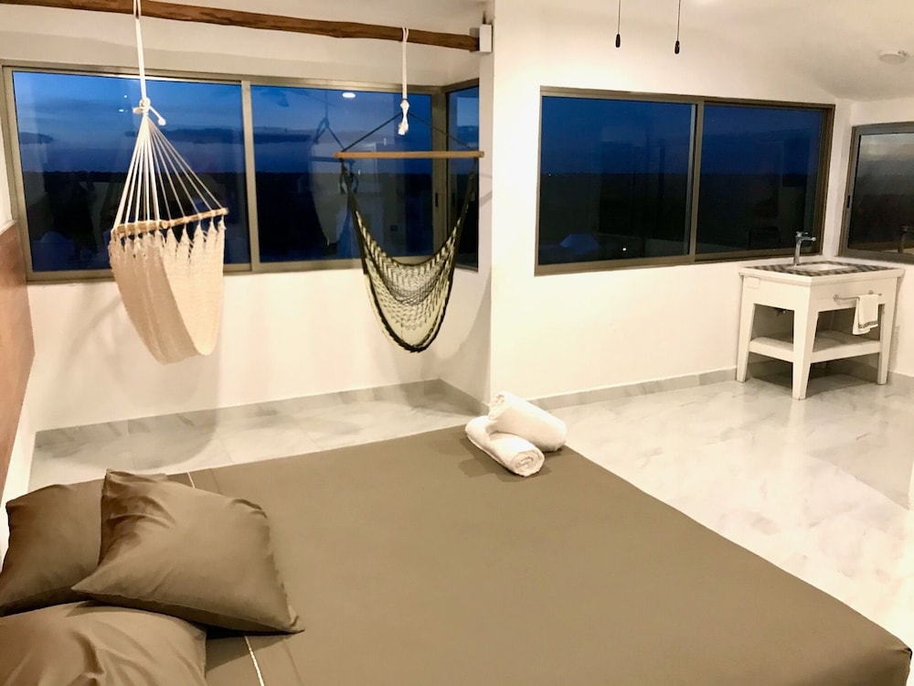 Comfort Suite, Ensuite, Poolside