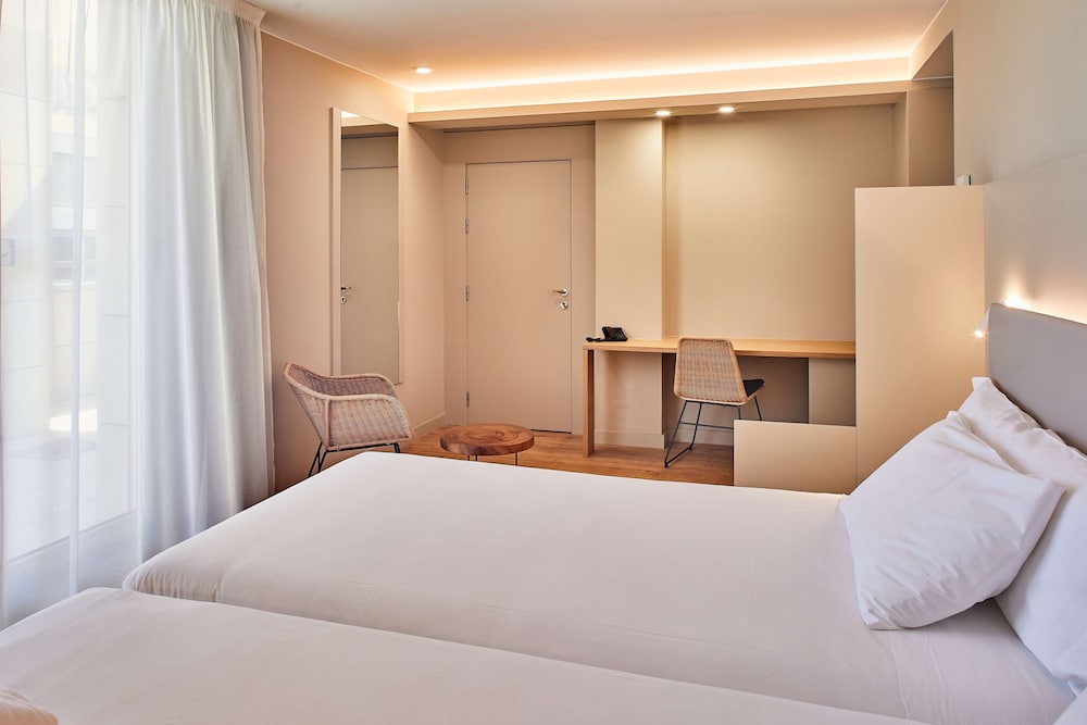 Superior Double or Twin Room - Photo 6