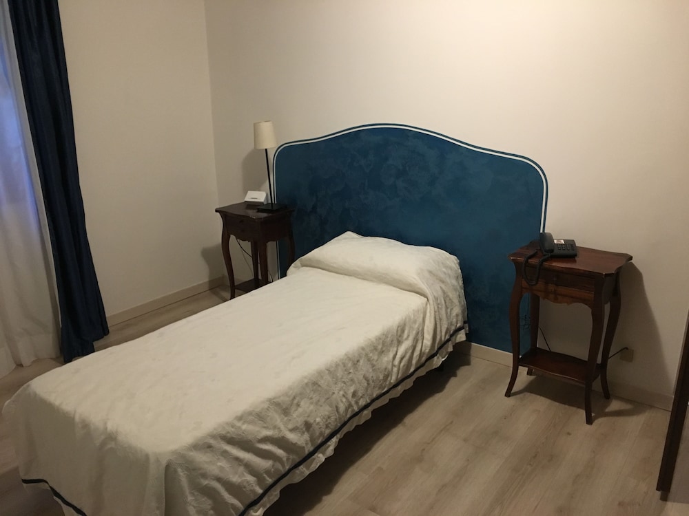 Single Room photo 1
