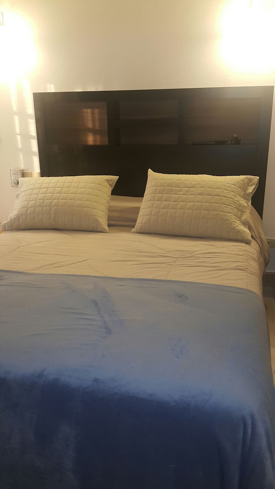 Bed & Sleeping Area