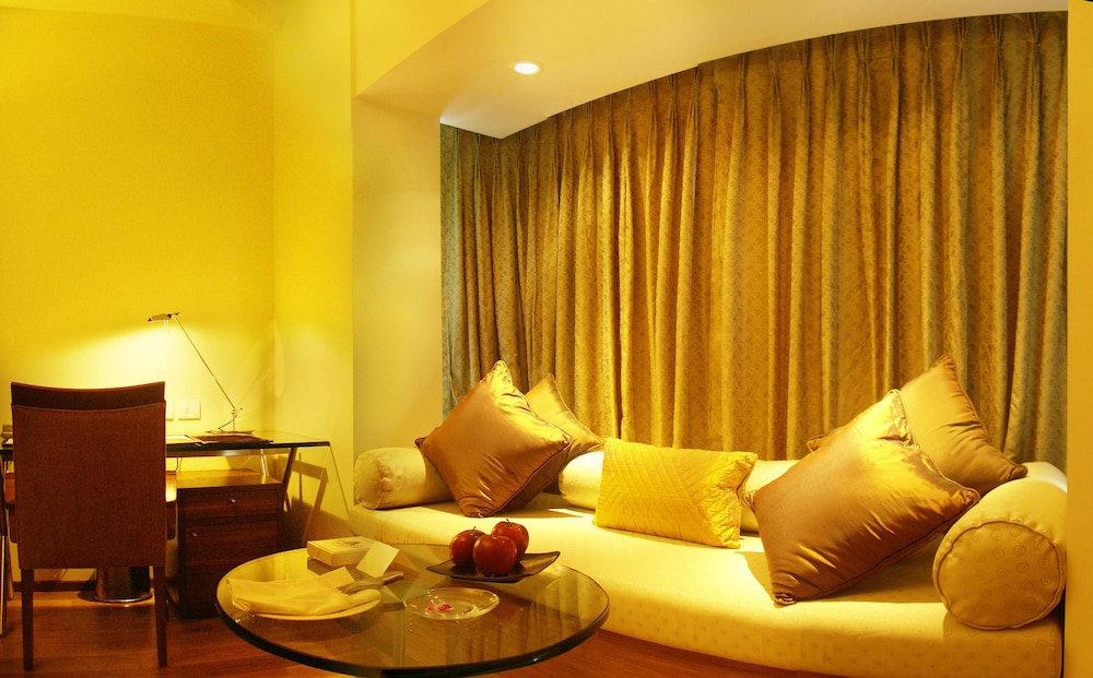 Luxury Room, 1 King Bed - Photo 7