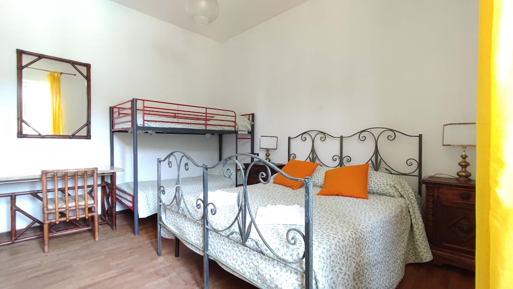Family Quadruple Room, Non Smoking, Pool View photo 1