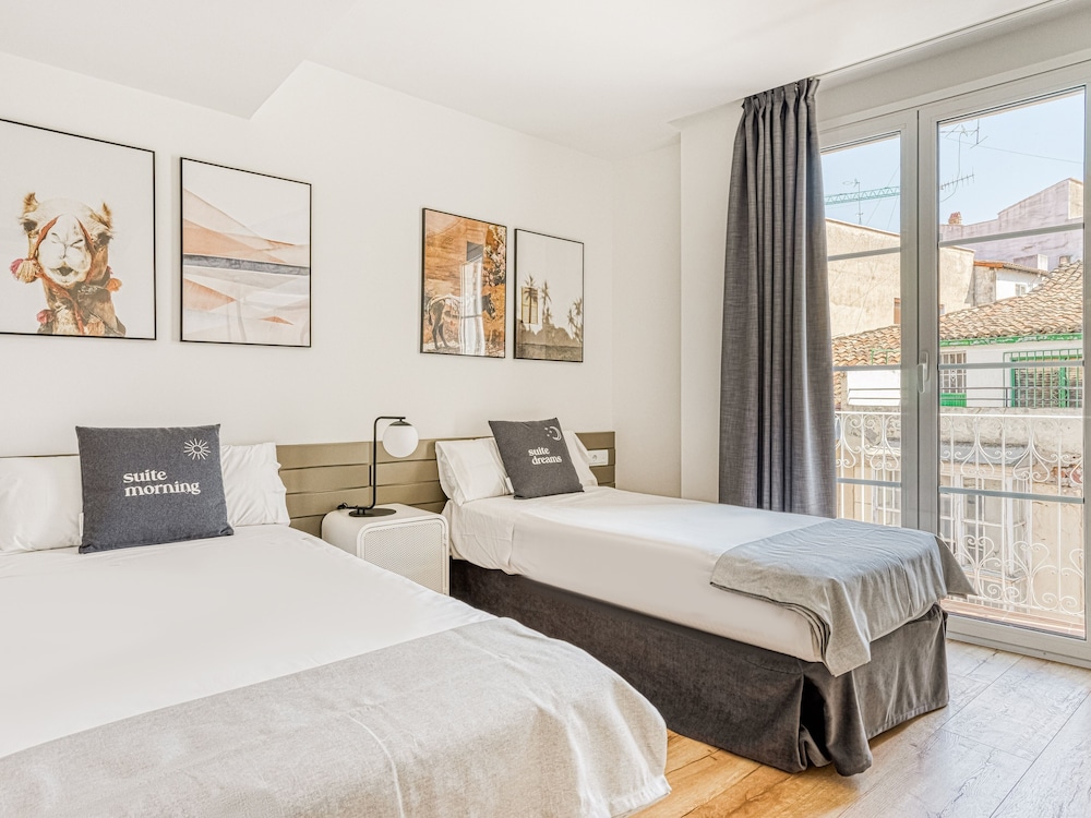 Two-Bedroom Apartment with Balcony photo 3