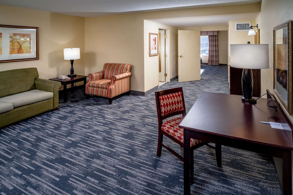 Suite, 1 Bedroom, Non Smoking - Photo 13