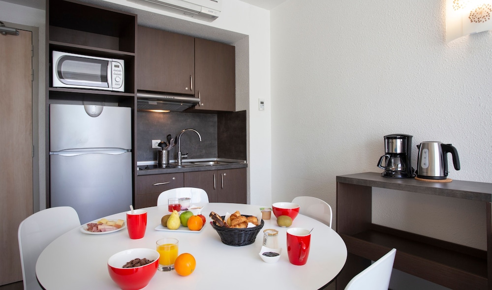 Grand Apartment, Balcony - Photo 9