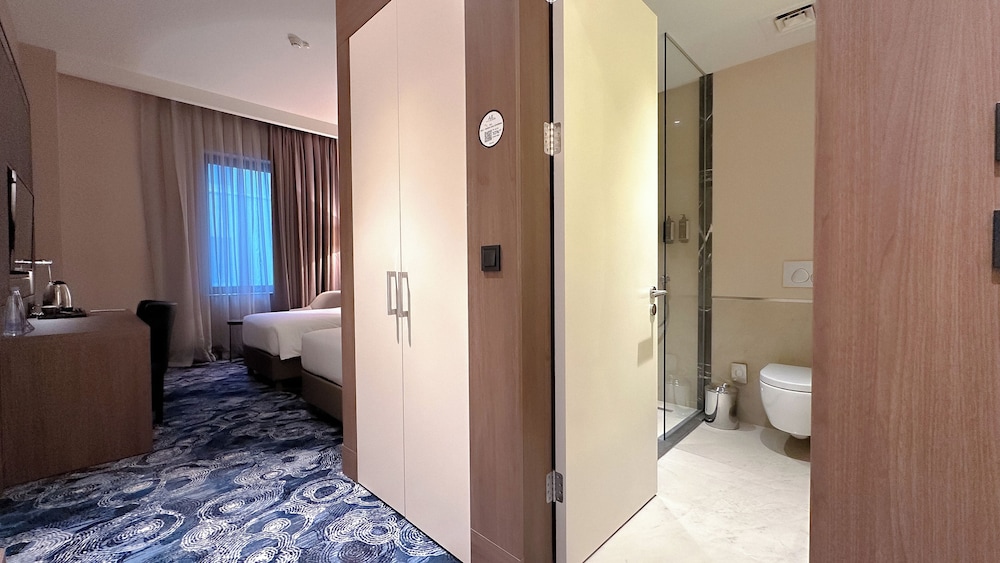 Classic Room, 2 Twin Beds - Photo 4