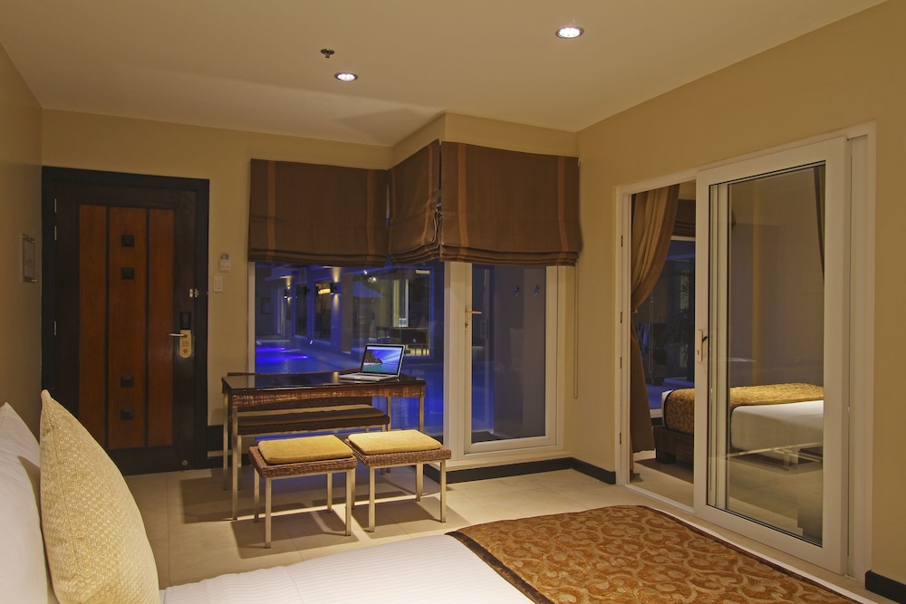 Family Suite, Pool Access - Photo 2