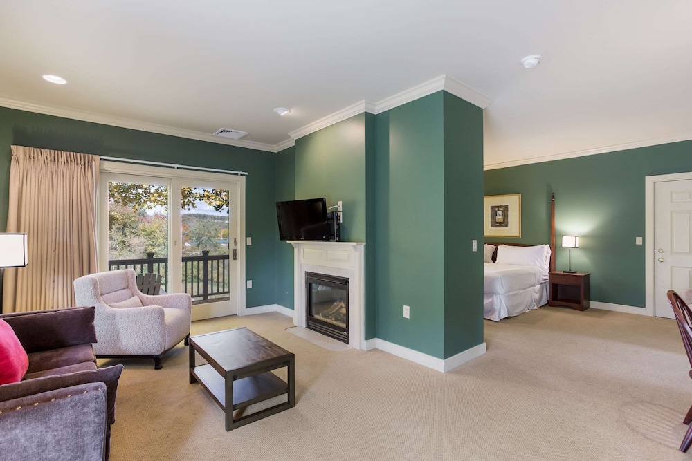 Suite, 1 King Bed, Accessible, Non Smoking