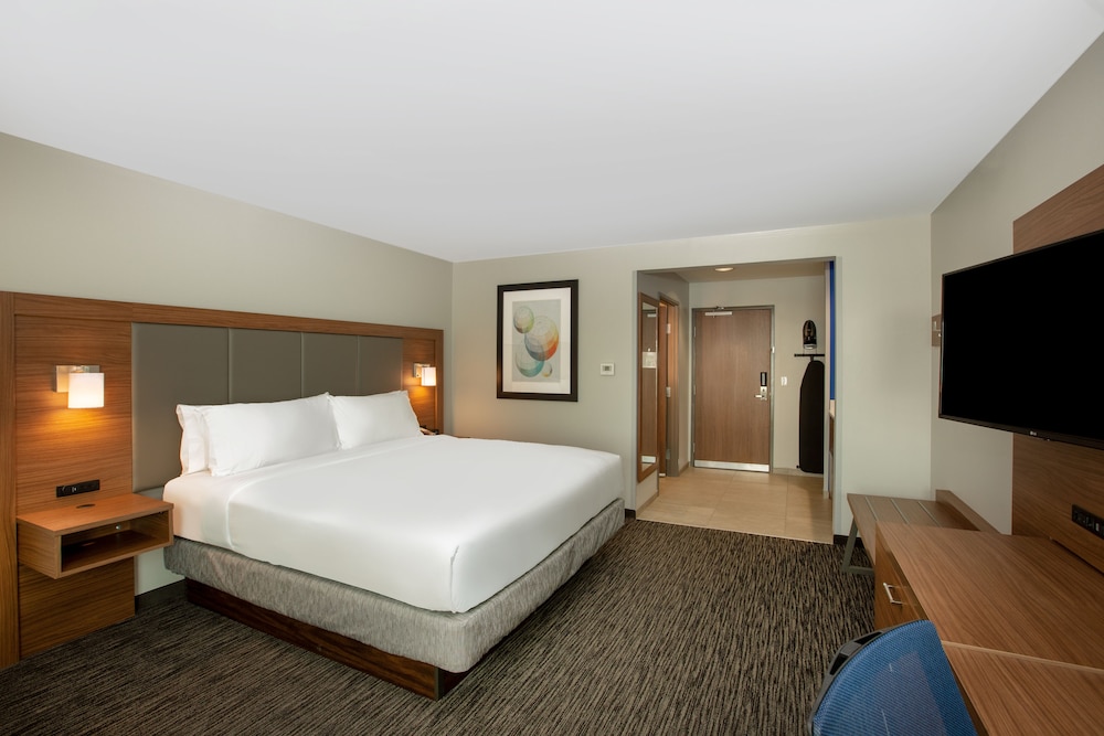 Standard Room, 1 King Bed with Sofa bed - Photo 1