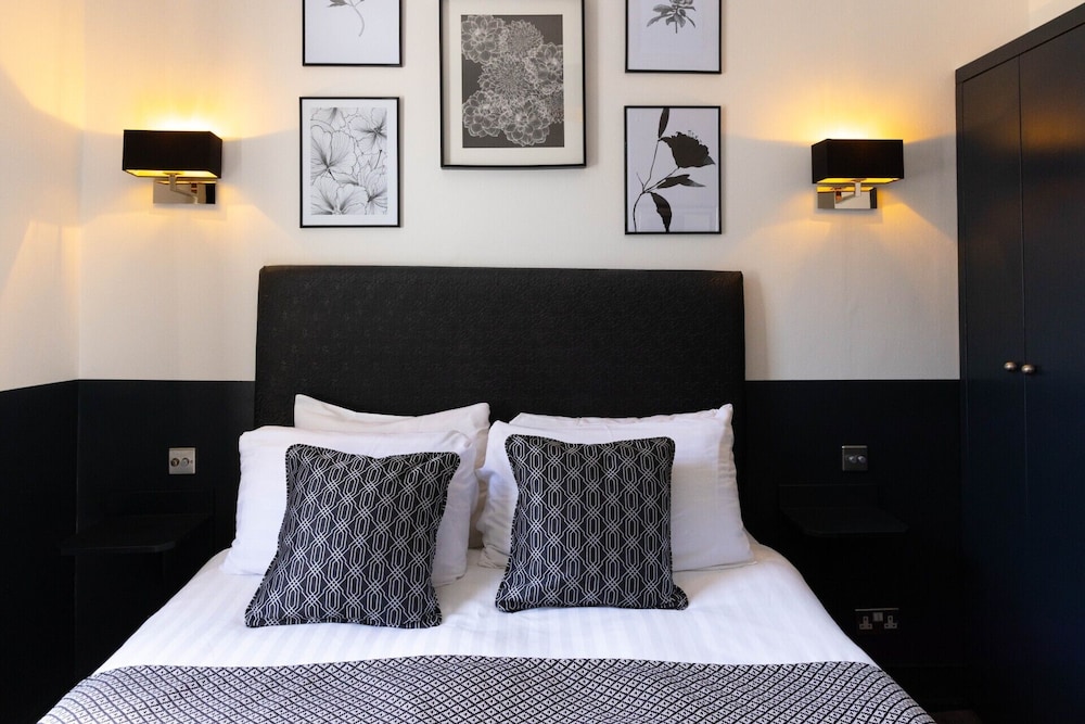 Double Room, Ensuite (Peonie - Cosy) photo 1