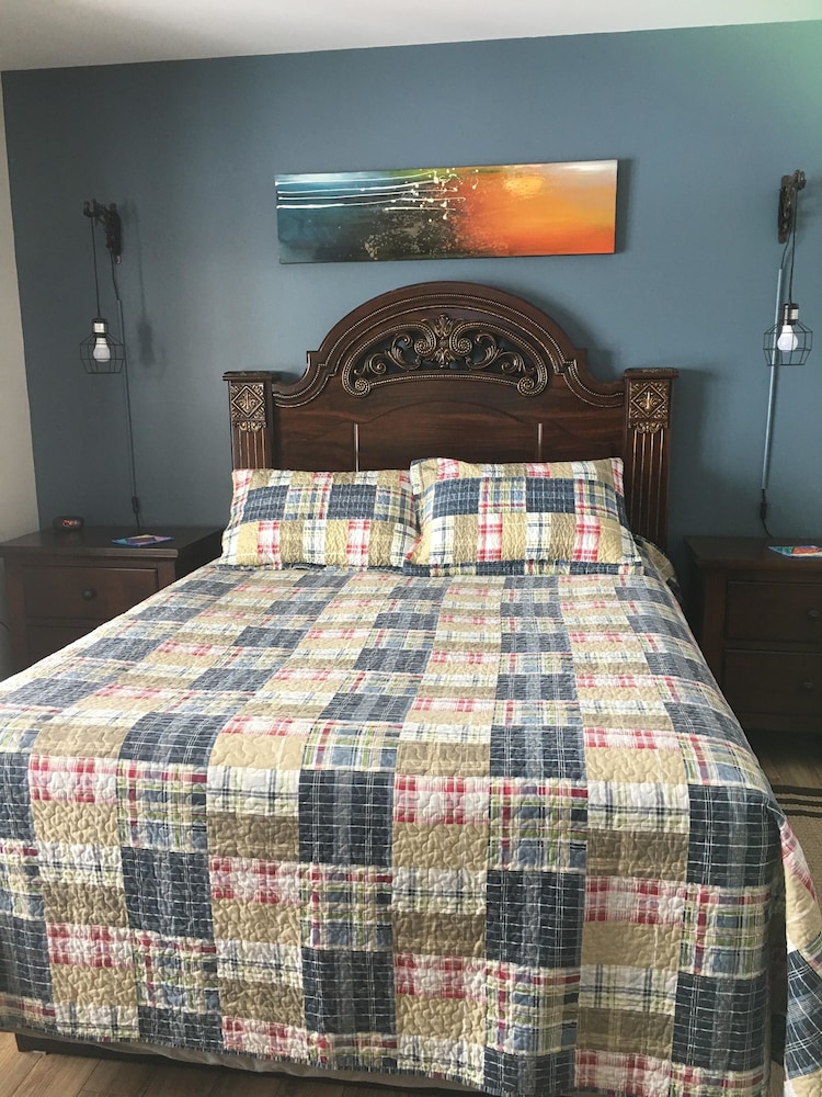 Deluxe Room, 1 Queen Bed, Patio (Orca)