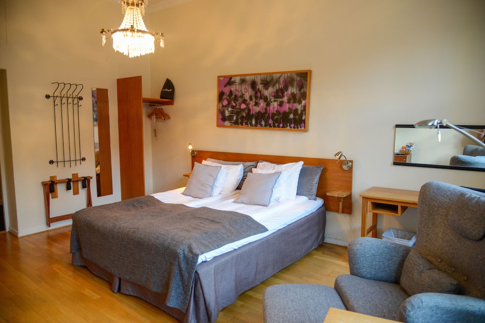 Standard Double or Twin Room - Photo 4