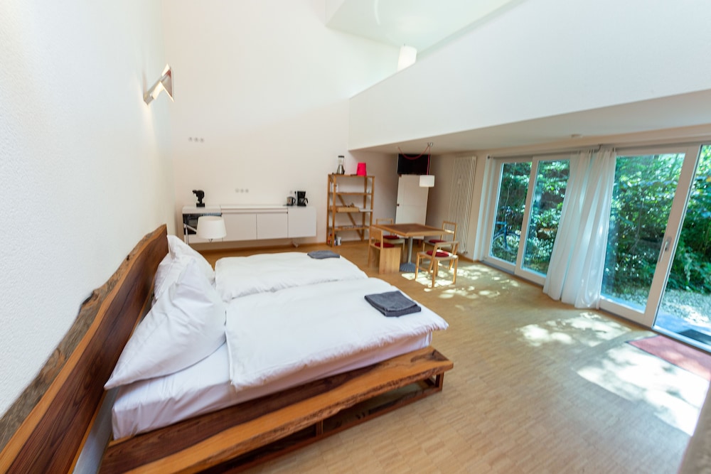 Exclusive Studio Suite, 1 King Bed with Sofa bed, Non Smoking photo 3